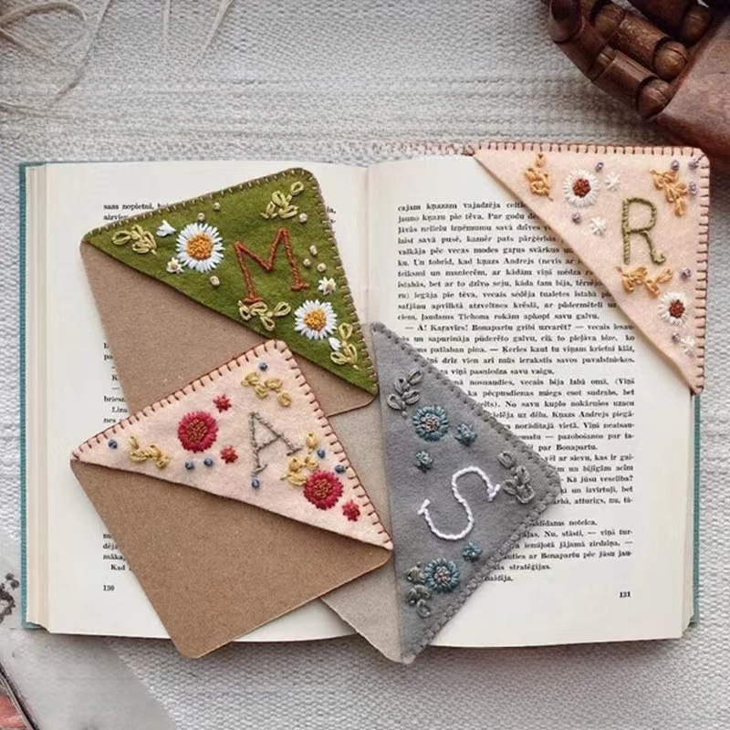 2023 Trendy Chinese Style Embroidered Letter Bookmark