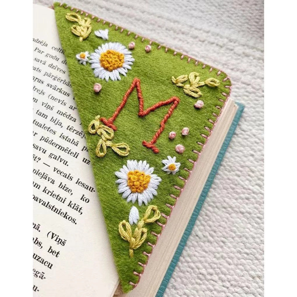 2023 Trendy Chinese Style Embroidered Letter Bookmark