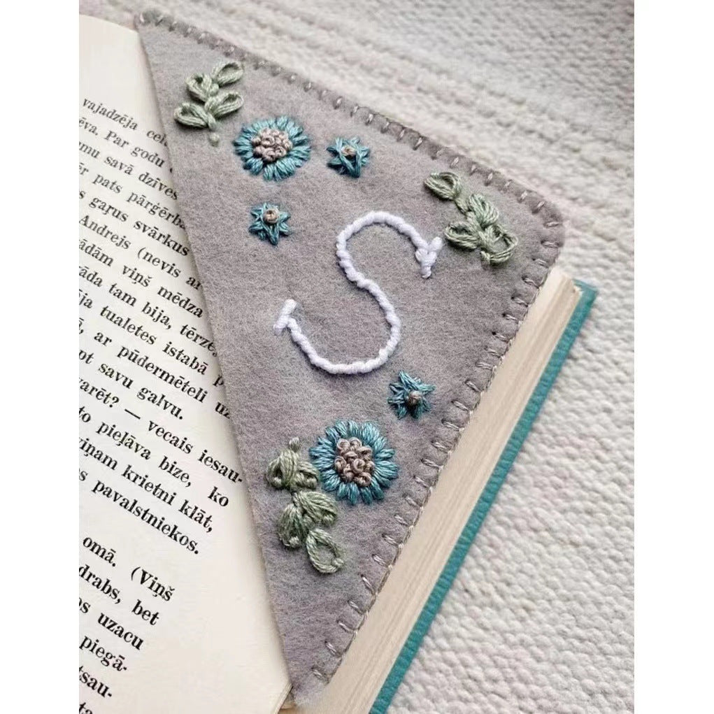 2023 Trendy Chinese Style Embroidered Letter Bookmark