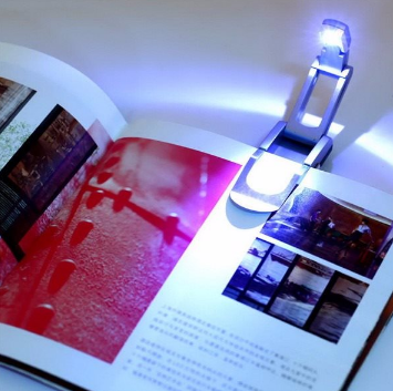 Clip-On Reading Light, Small Book Lamp, Foldable Design