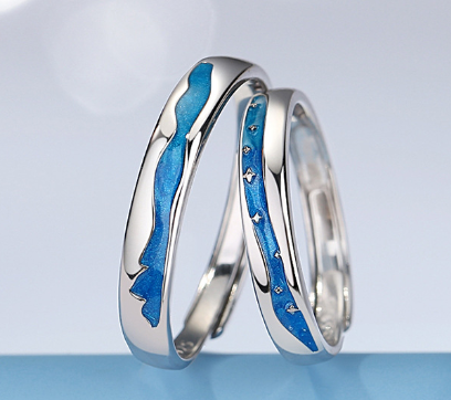 Small Design Feeling Rings - A Stylish Pair