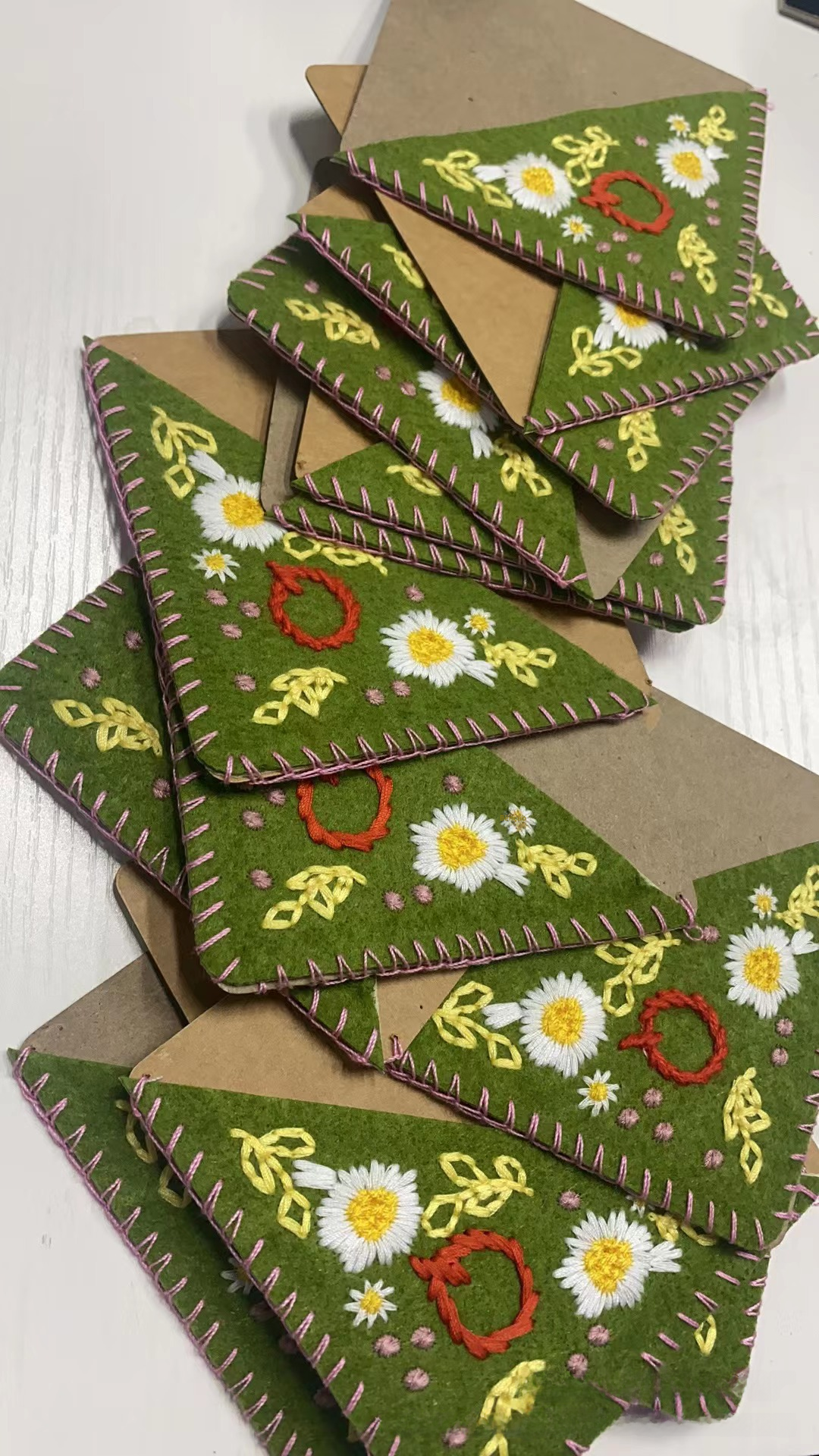 2023 Trendy Chinese Style Embroidered Letter Bookmark