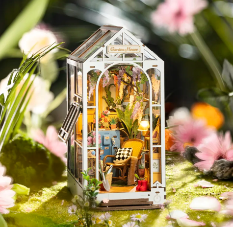 Robotime Garden House Book Nook Kit