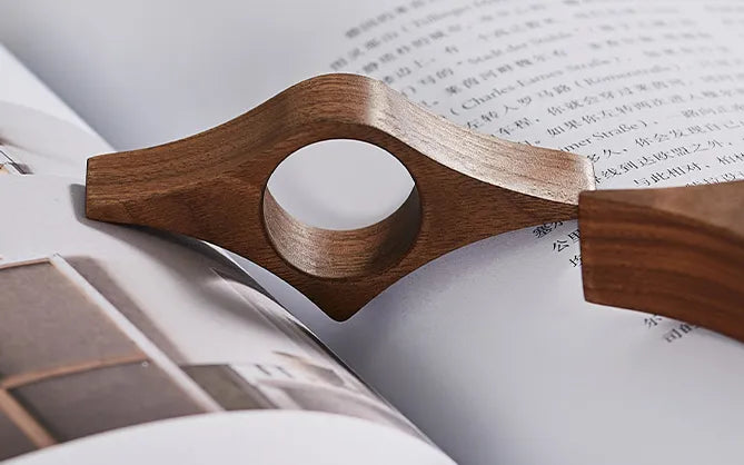 📖 One-Handed Book Page Holder – Wooden Thumb Ring for Easy Reading